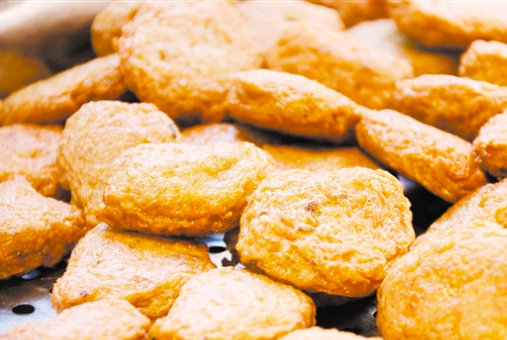 荷塘鱼饼:爽口弹牙,风味独特
