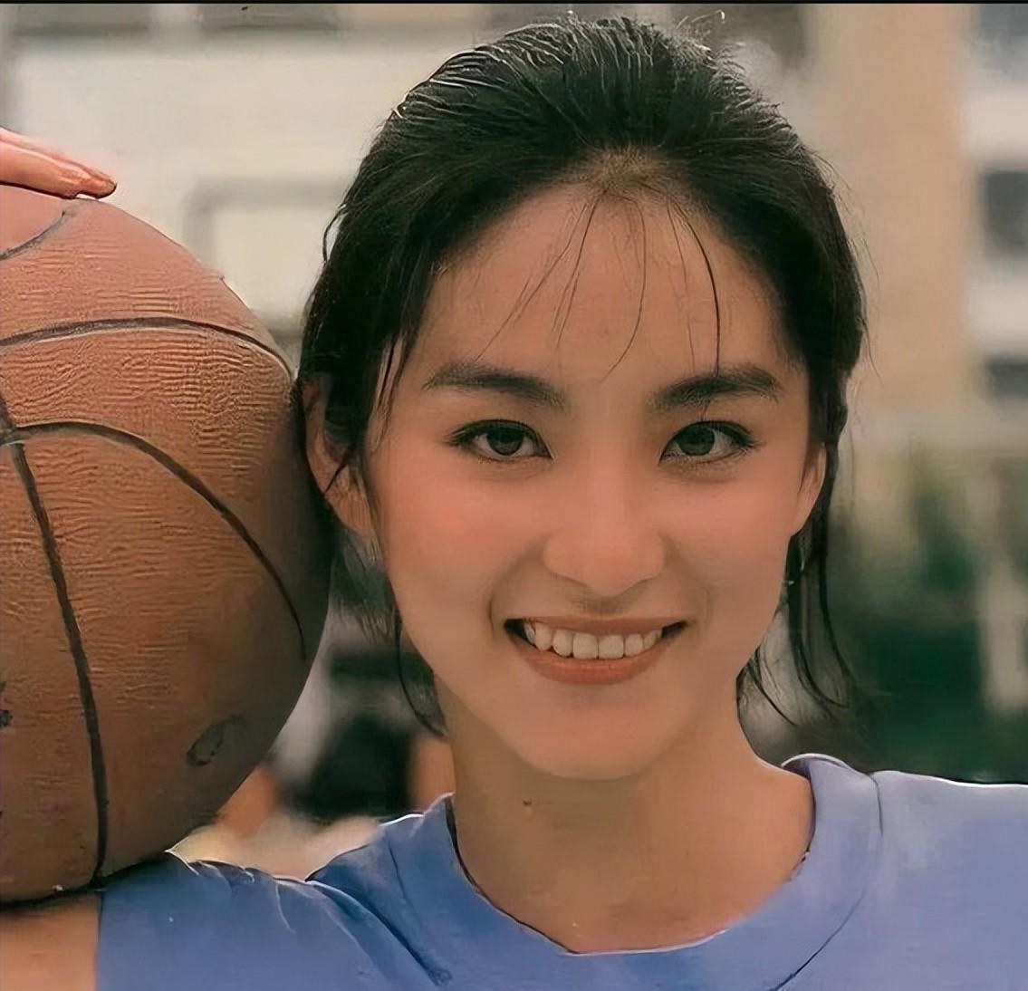 《灌篮高手》破3亿,女主赤木晴子成槽点,王祖贤最符合原著形象