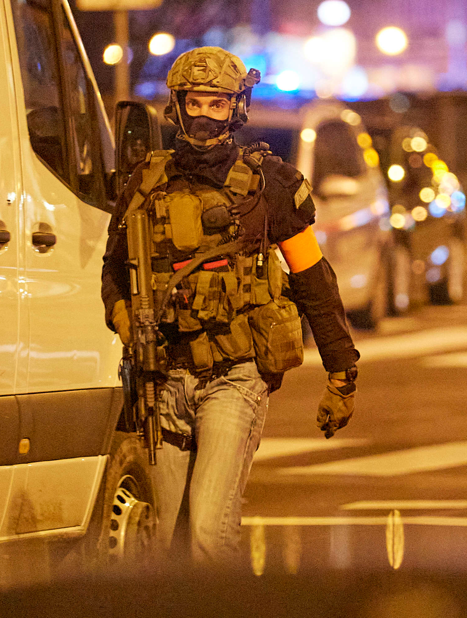 1940年荷兰首都,德军入城现场录像,城内迷路,荷兰警察指引3-度小视