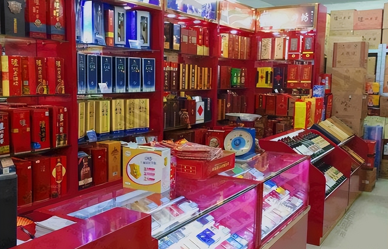 烟酒专卖店能赚钱吗?没几个顾客却不倒闭,老板:你不知道的多了
