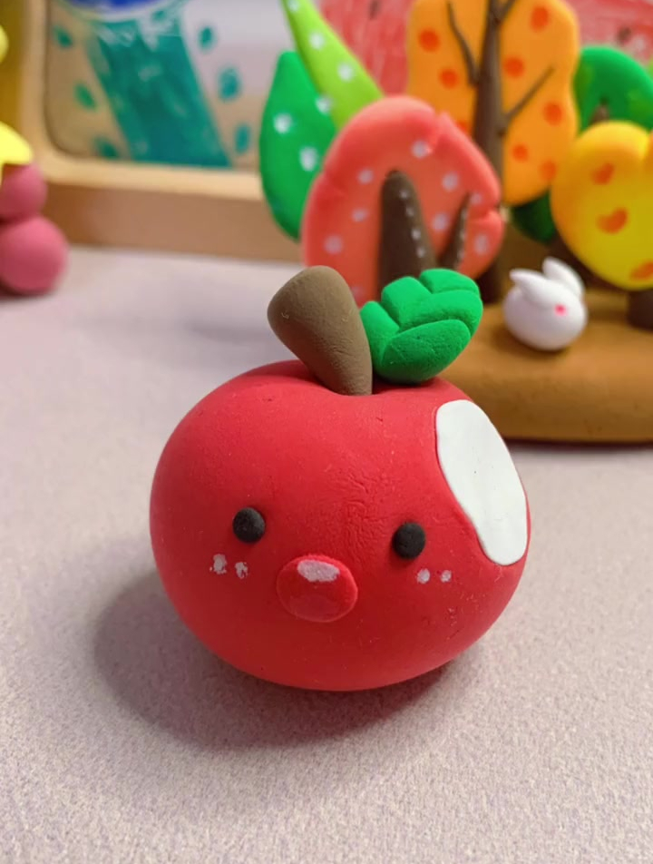 今天教大家做一个简单的小苹果粘土,十分简单有手就会.手工diy-度小视