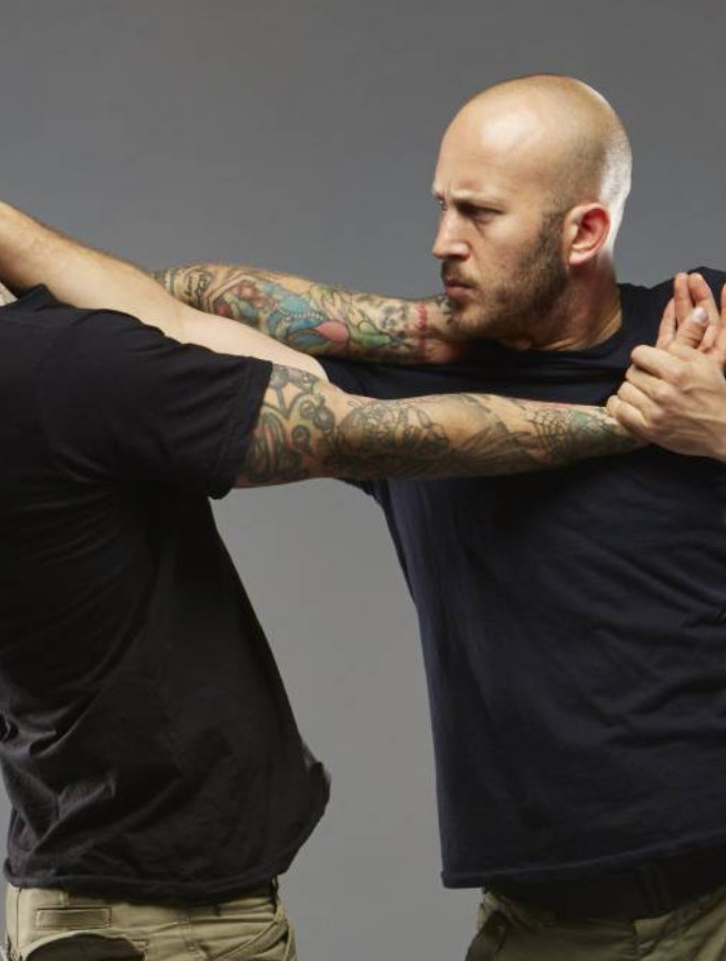 国外街头格斗视频,10个暴力单挑,最后一个真帅3