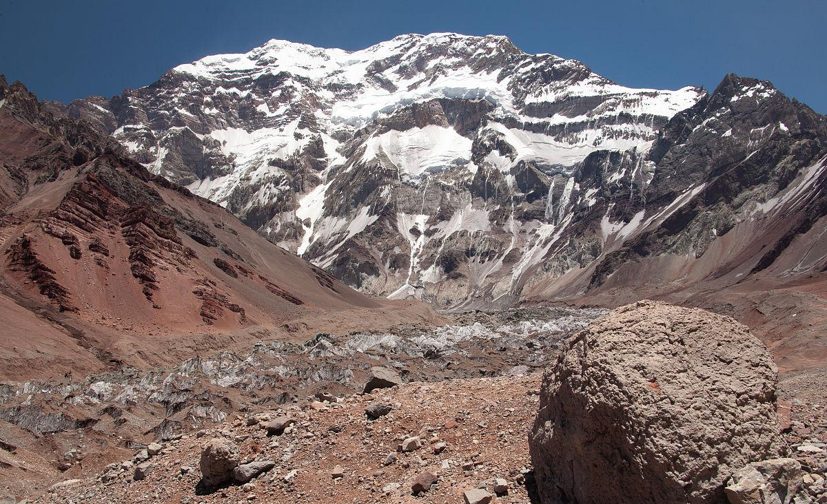 全世界最高大的一座死火山,號稱