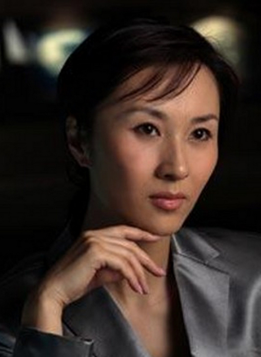 气象一姐裴新华:生在名医世家,全家都很优秀,机缘巧合当上主持