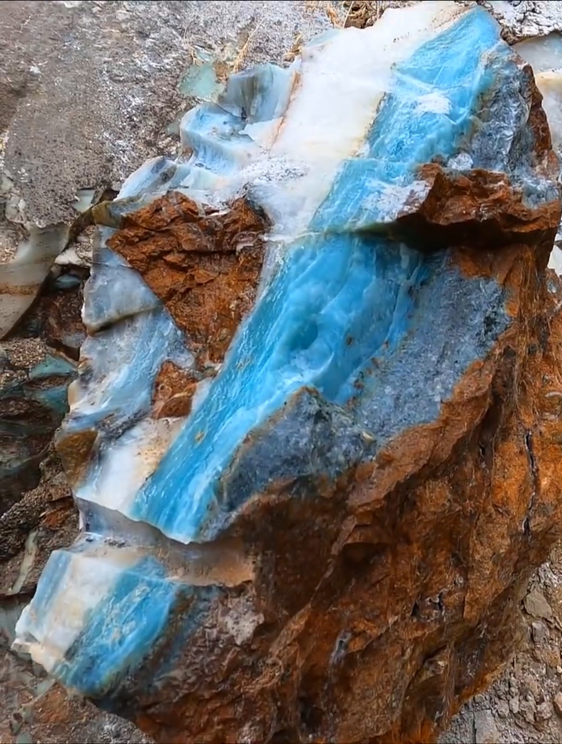 最接近玉的石头,国内很多,绿蜡石