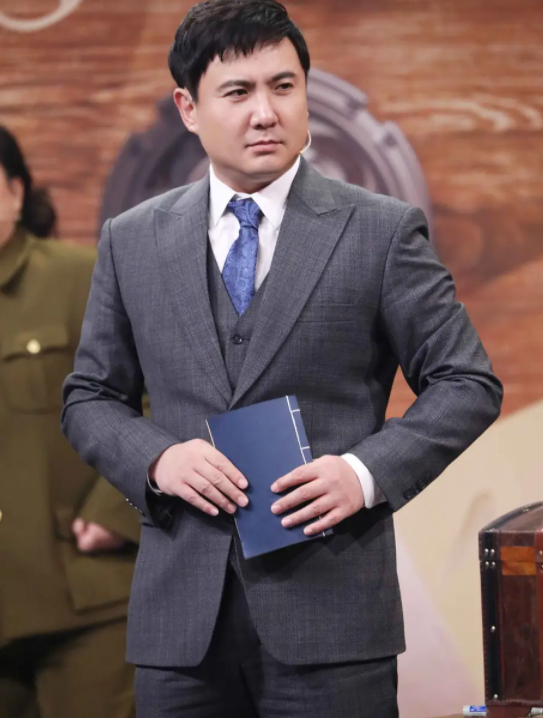 沈腾和老婆王琦恩爱六年王琦接娃被拍到发福变胖差点认不出