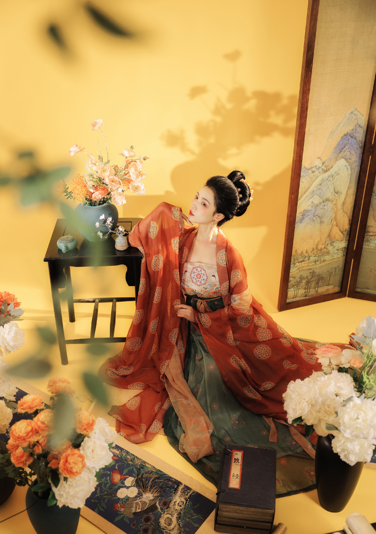 "唐风"汉服又美出圈,雍容华贵,穿上就是"人间富贵花"