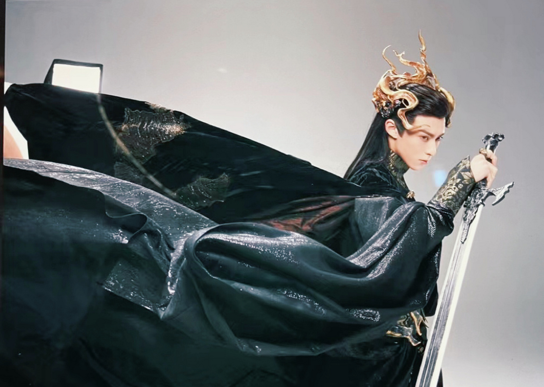 王鹤棣东方青苍出道一周年#  今天是《苍兰诀》播出一周年的日子