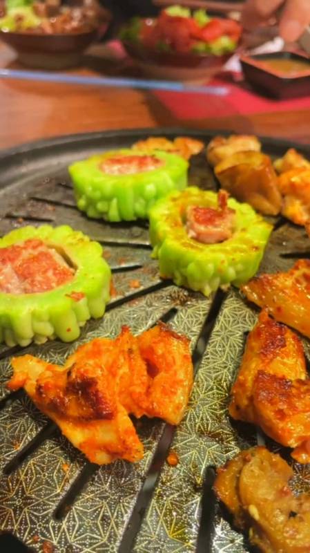 川式烤肉的独特吃法刷新了我对烤肉界的认知