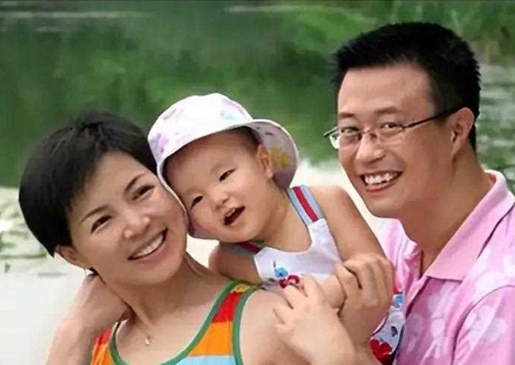 1999年,央视主持人白燕升与妻子周佳新婚不到9个月,一次意外造成了周