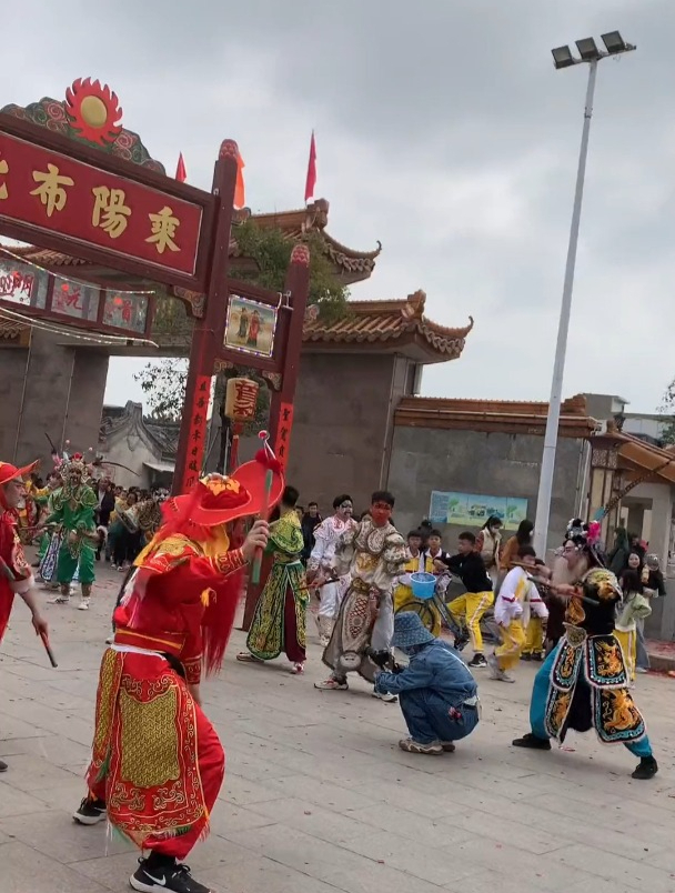 潮汕美女扛大旗,个个都比空姐好看,真恨自己不是潮汕人