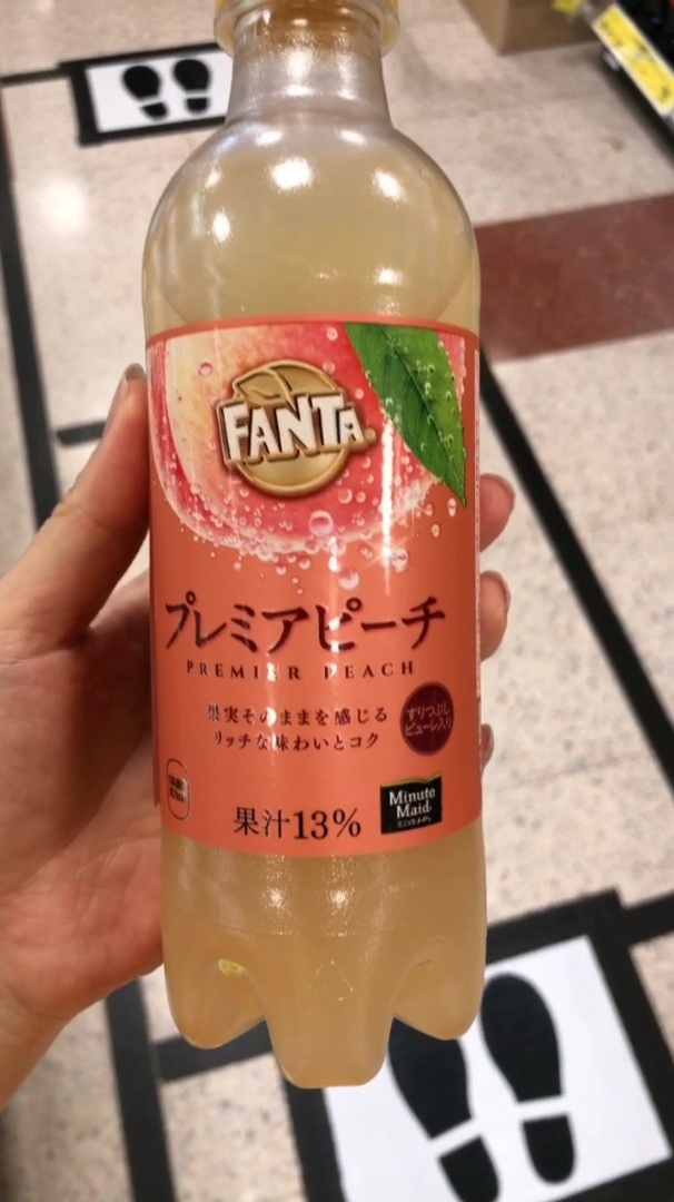芬达新款桃子果肉碳酸饮料看这包装不错哦