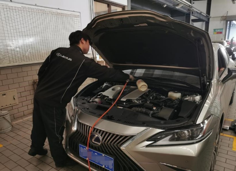 同事都买bba,我却买了雷克萨斯es,修车师傅一句话说出真相!