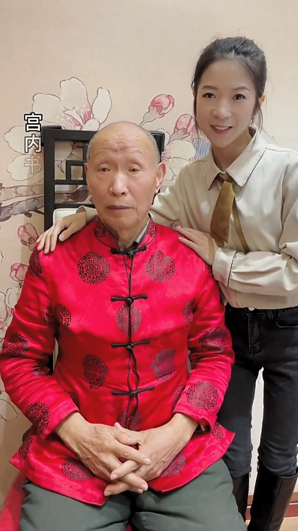 热爱书法支持正能量 著名书法家任伟全