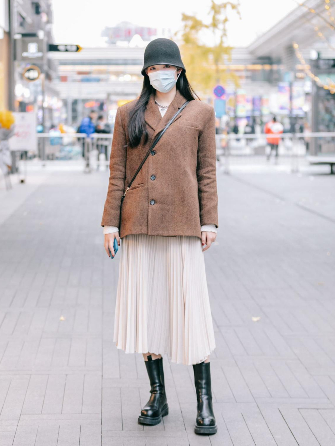 成都女生真是时髦精,瞧瞧她们的"冬季街拍",又美又飒又好看