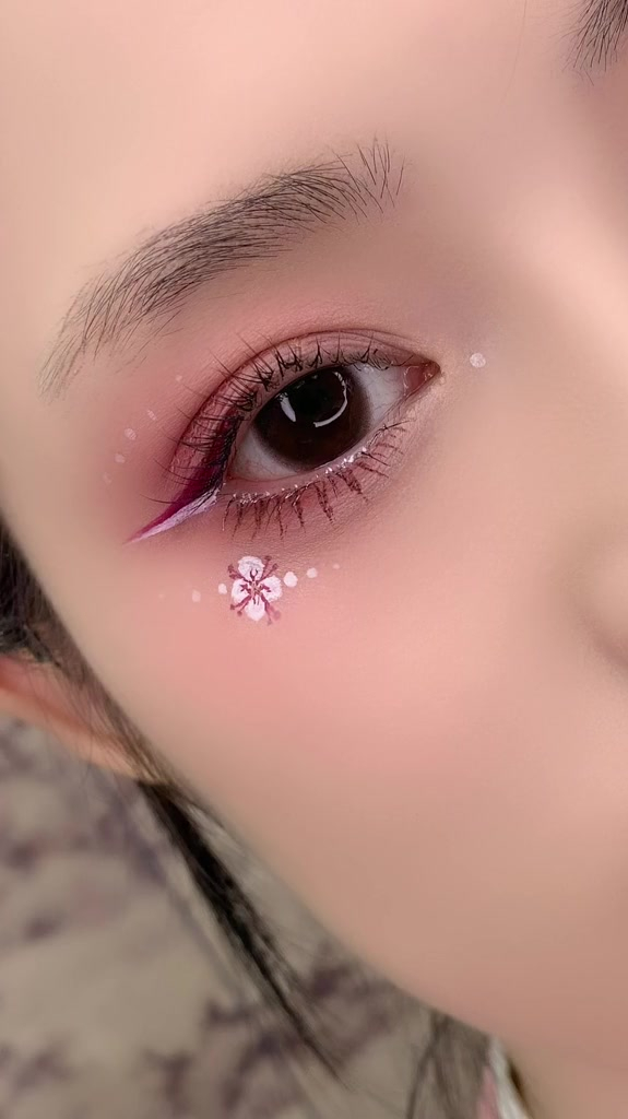 古风眼妆教程汉服小姐姐仙女粉的眼妆搭配纯净白眼线绝了