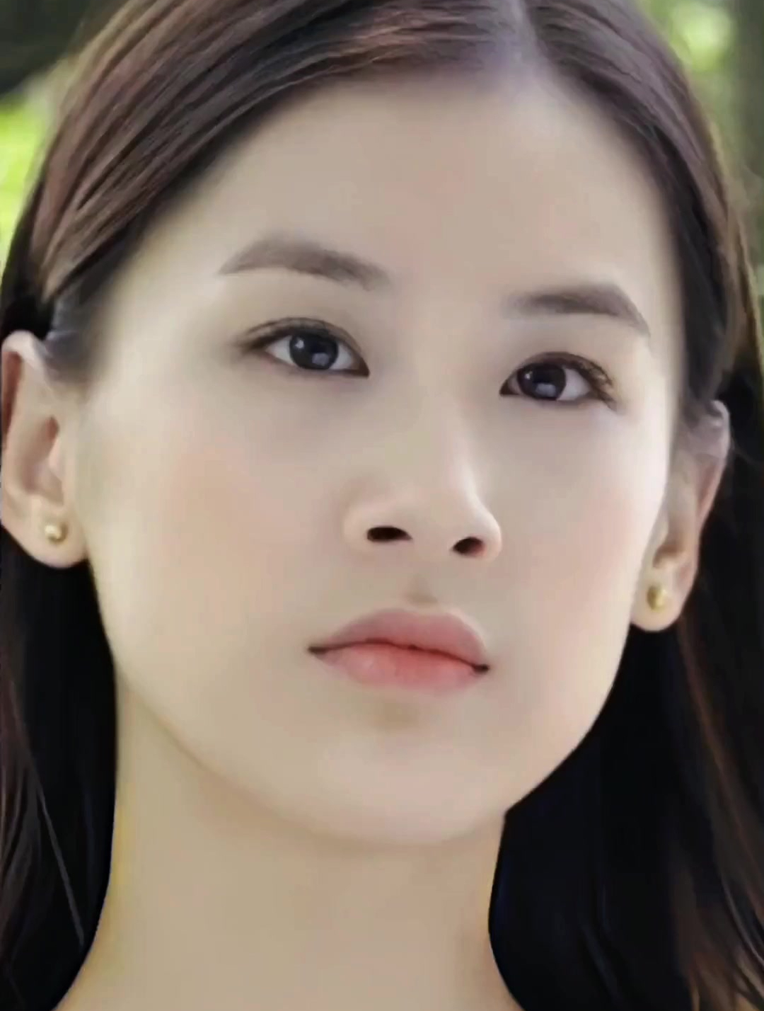 黄圣依从小就是美人胚子,原来她的颜值巅峰期,在少女时期