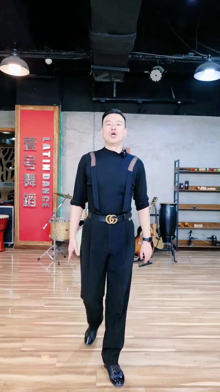 国标舞拉丁舞伦巴库克拉恰,拉丁舞.喜欢的点个关注吧