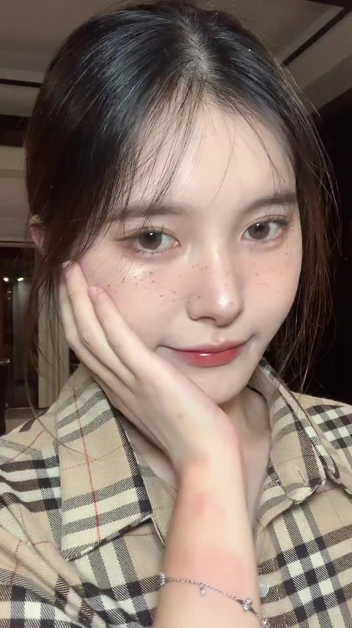 小雀斑妆美式出游雀斑妆容