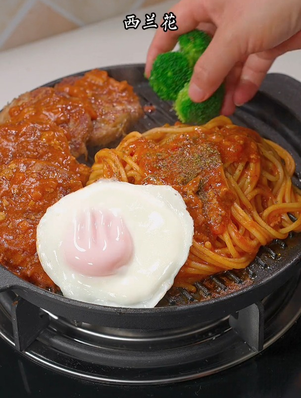 自己做个口感脆脆的土豆牛肉饼