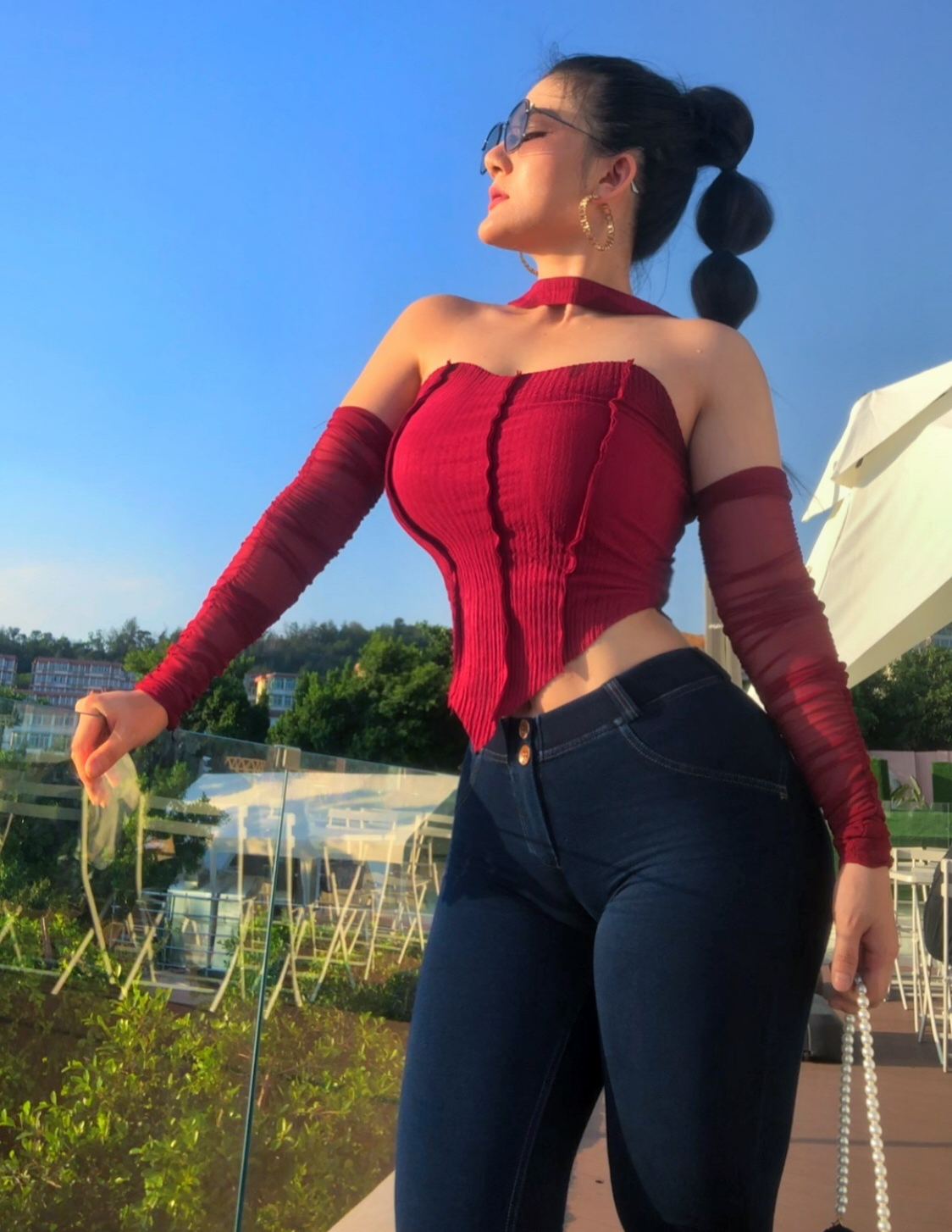 这位女医生身材撩zha了!黄金腰臀比太美,3招教你练同款腰臀线