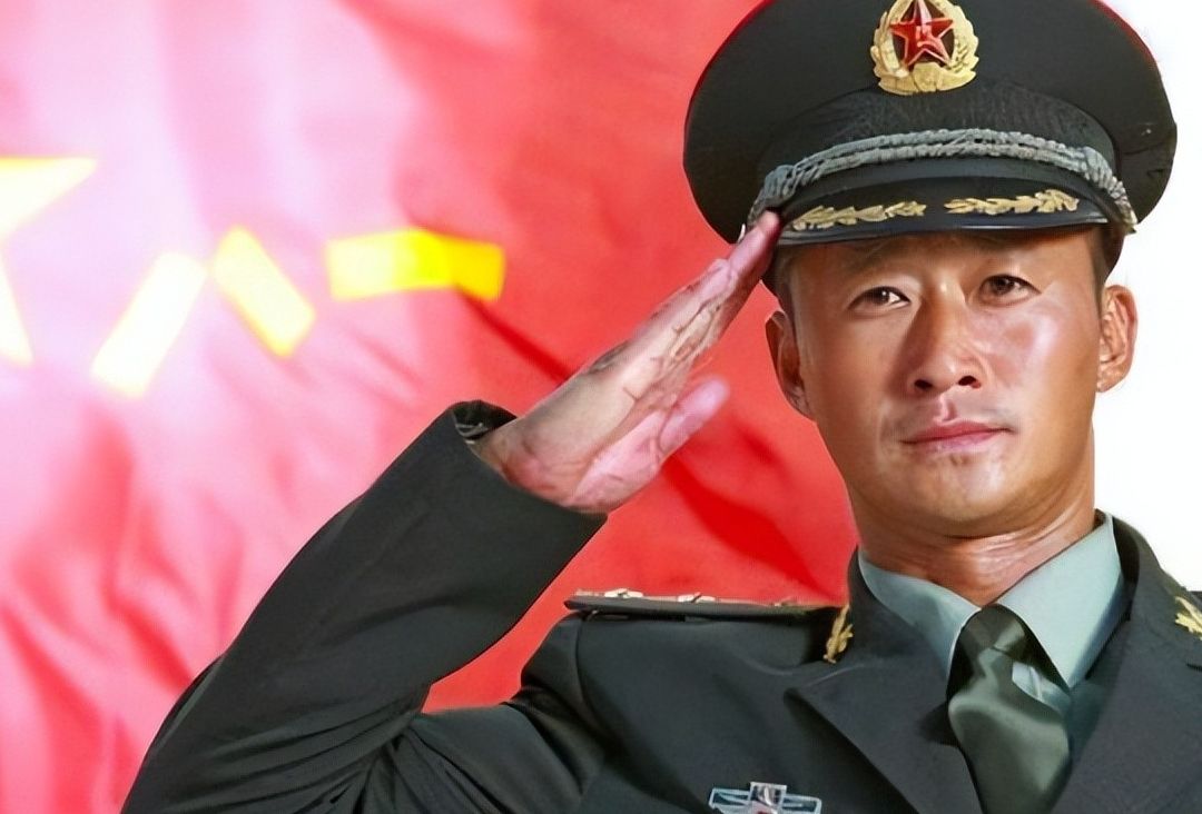 油頭粉面就不要演軍人了,讓這幾位男星告訴你,什麼叫軍人硬漢