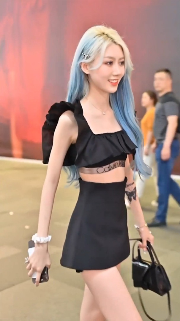 微胖女神:展研小姐姐卖萌,这呆萌可爱的样子,是初恋的感觉