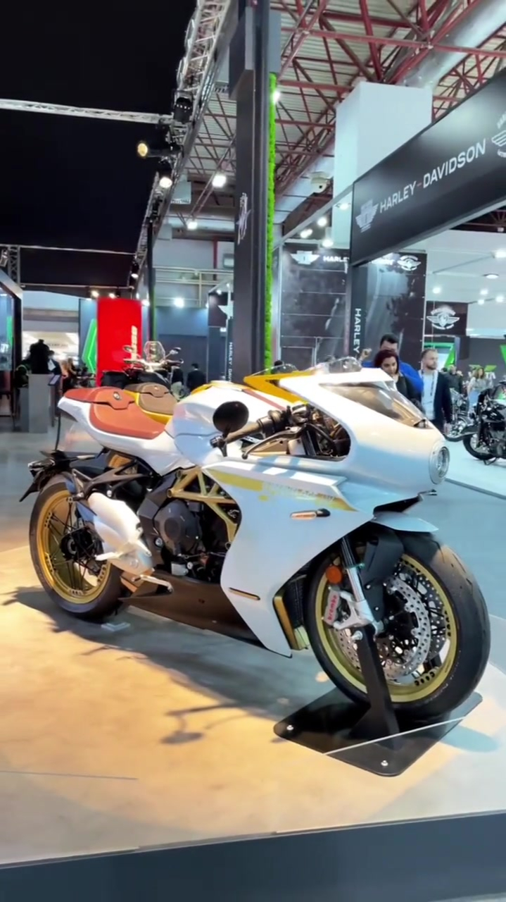 mv奥古斯塔superveloce800