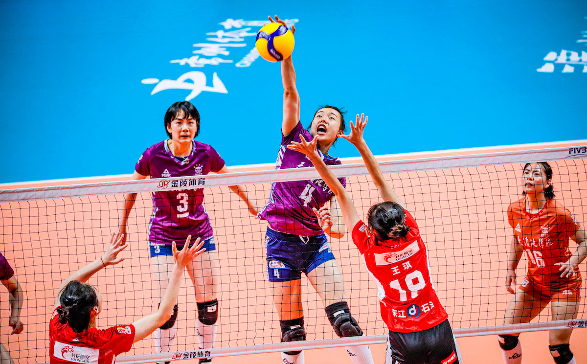 广东女排三叉戟合砍50分取首胜!陈佩妍状态渐起,两副攻3局2拦网