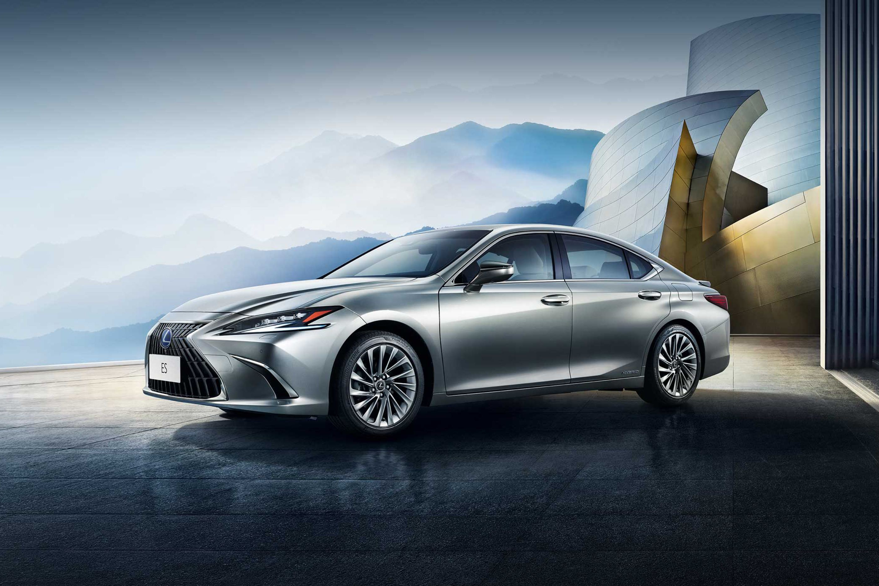 雷克萨斯es是一款来自日本的中大型豪华车,从它的外观到内饰,无不体现