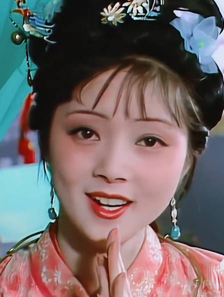 这版薛宝钗应该是最贴原著了吧,脸若银盆眼如水杏!-度小视