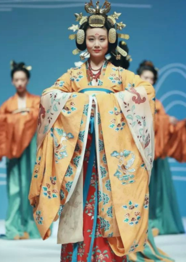 心理测试:你喜欢哪款唐代服装,测你天生注定是什么命