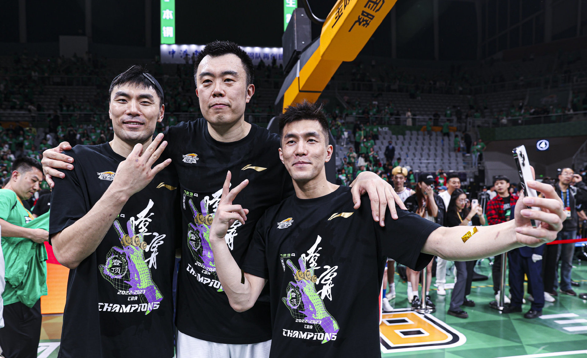 恭喜辽篮!韩德君签2年老将合同,李晓旭2年c类,杨鸣目标第4冠