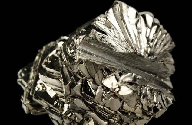 我国钛合金技术有多强,奋斗者号潜10909米,还可用于核潜艇