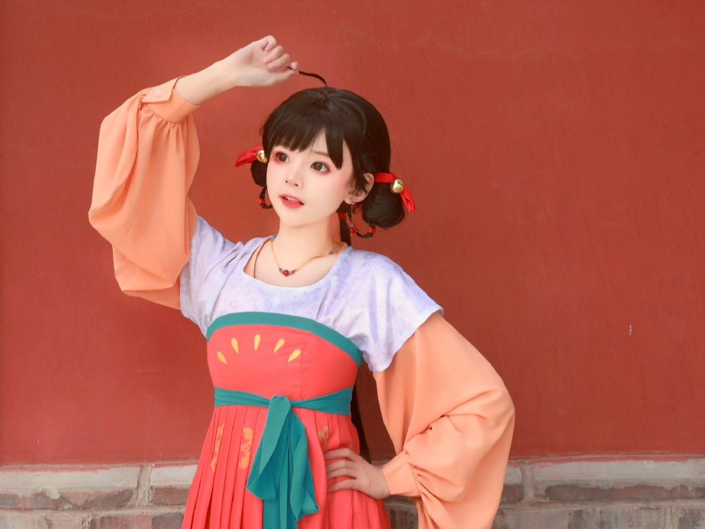 阿巳与小铃铛cos,阿巳又萌又帅,看到小铃铛心动了