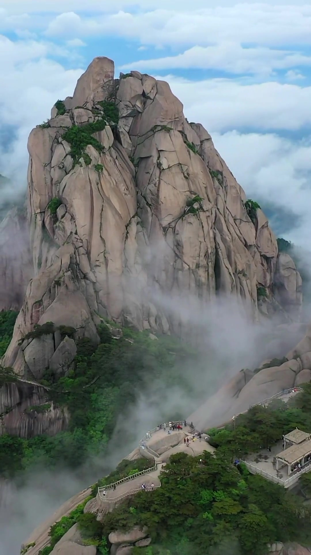 攀爬而上即可到达仙界,你想来体验下吗?