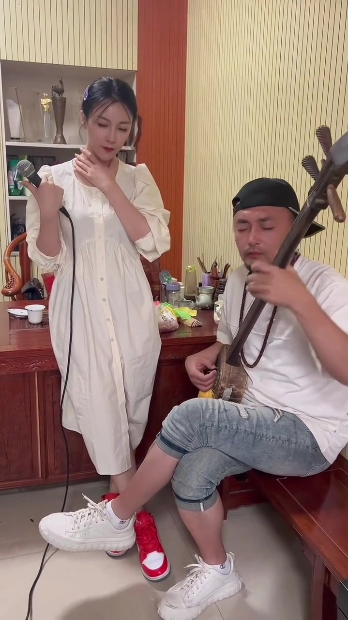 美女郭涛一首陕北民歌非常好听极力推荐