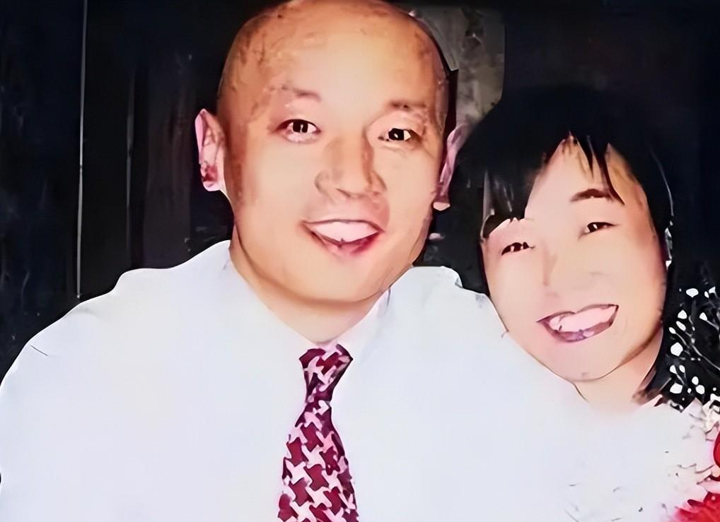 2005年結婚多年一直沒有孩子的葛優,突然身邊出現了