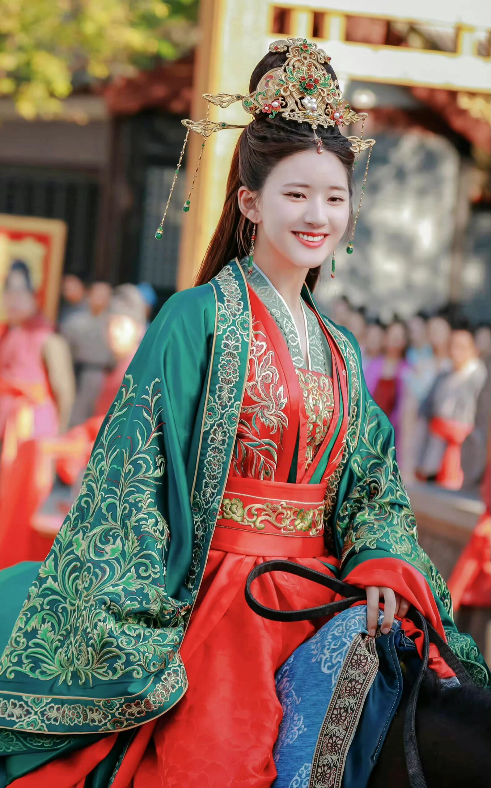 一部剧引领一个潮流!《知否》的婚服,开始变成古装剧的标配了