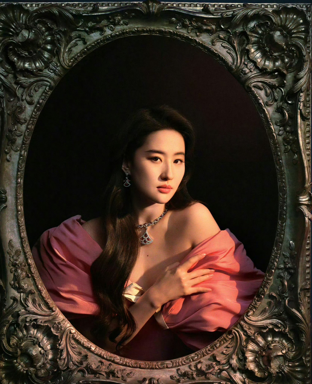 刘亦菲抹胸蝴蝶结粉裙# #刘亦菲抹胸蝴蝶结粉裙美美的