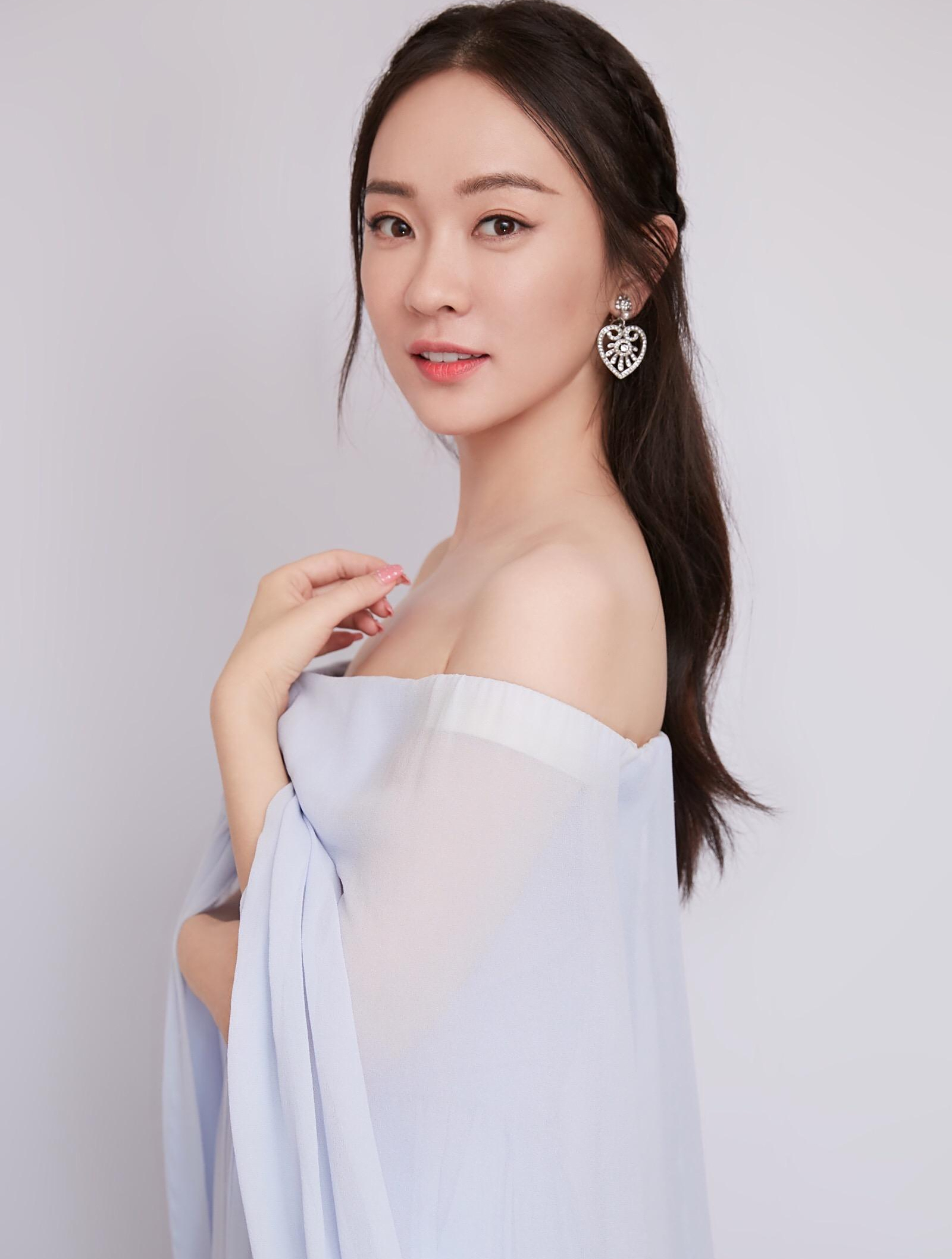 "红极而黑"霍思燕:家里一个狗窝价值12万,无戏可拍月入千万 2