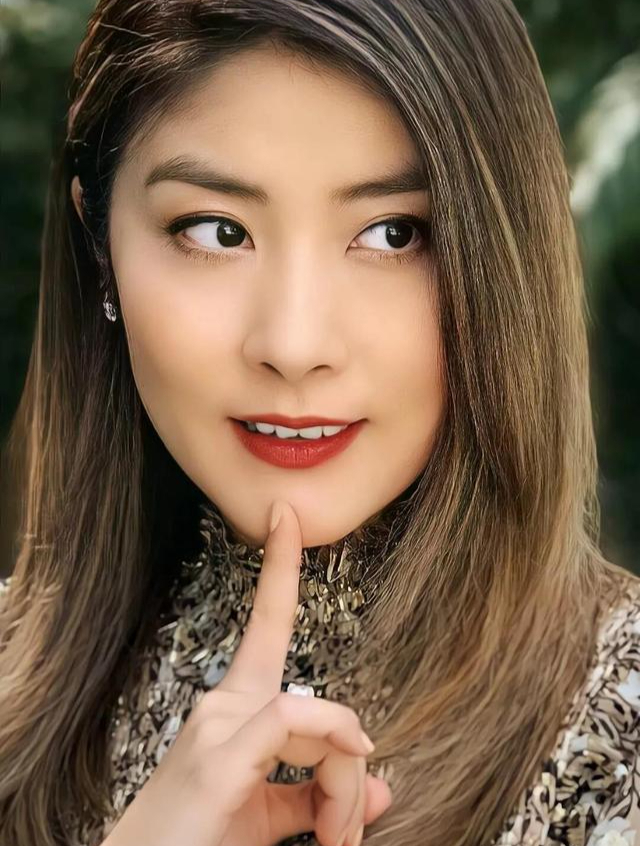 港圈公主陈慧琳:身价百亿收8位数彩礼,背景强大让港媒低头 (3)-度小视