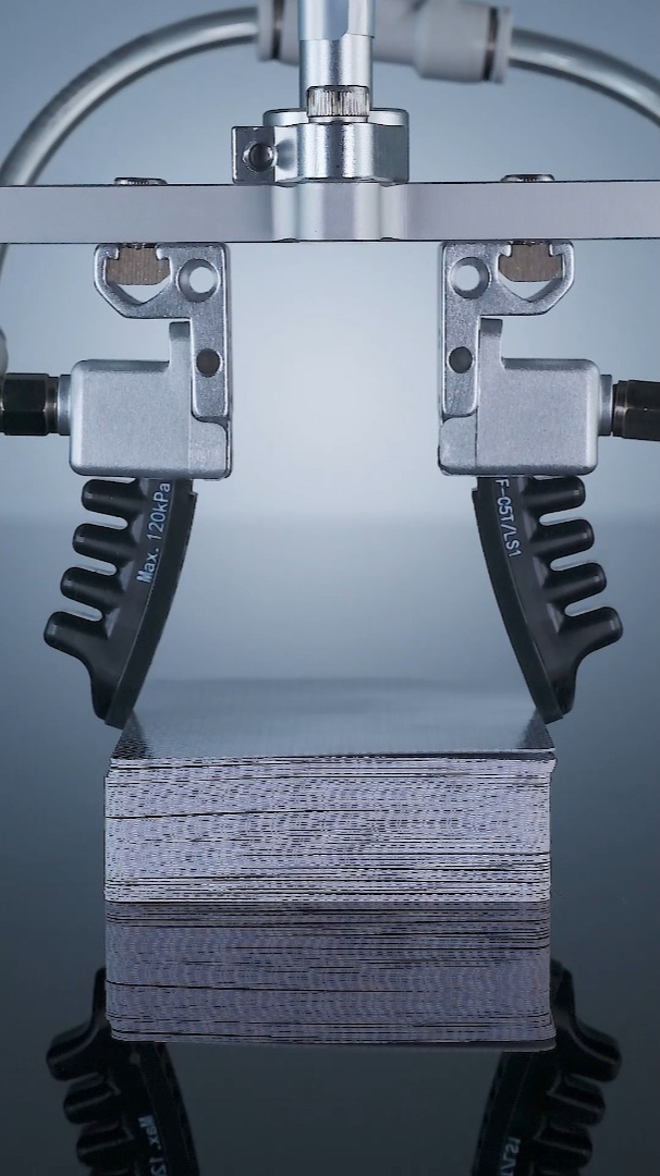 柔性夹爪是怎么做到薄片分层的?