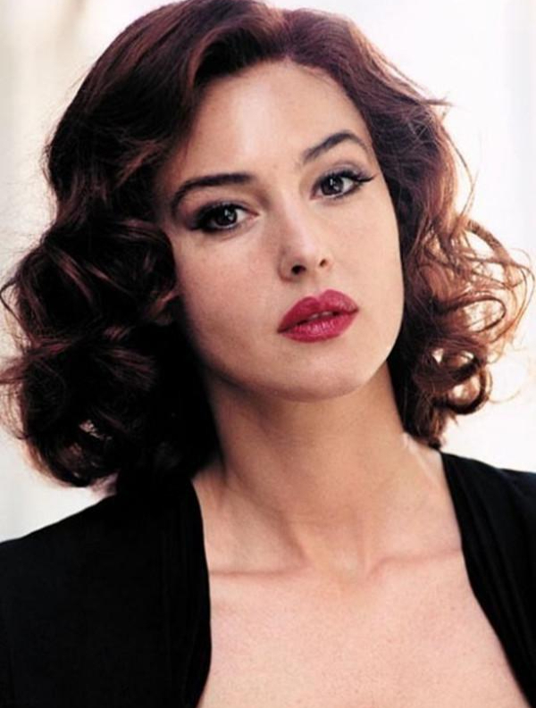 看看莫妮卡贝鲁奇的颜值变化,才知道凭什么被誉为地球球花(1)-度小视