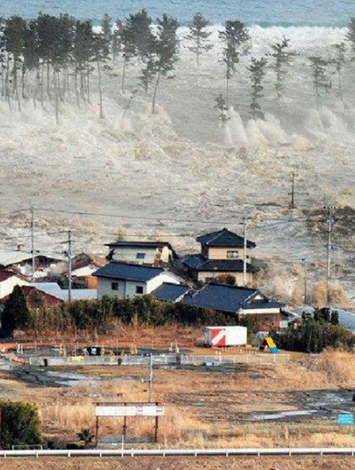 真实影像:日本311大海啸,城市顷刻被吞没1