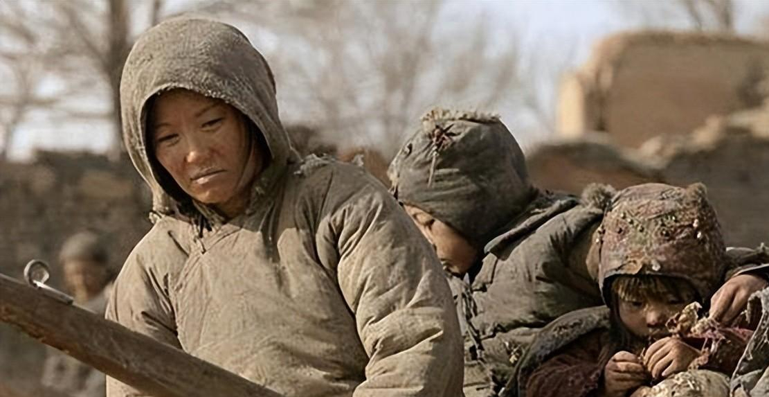 古代饥荒频发,为何百姓放着河里的鱼虾不抓,宁可吃草根啃树皮?