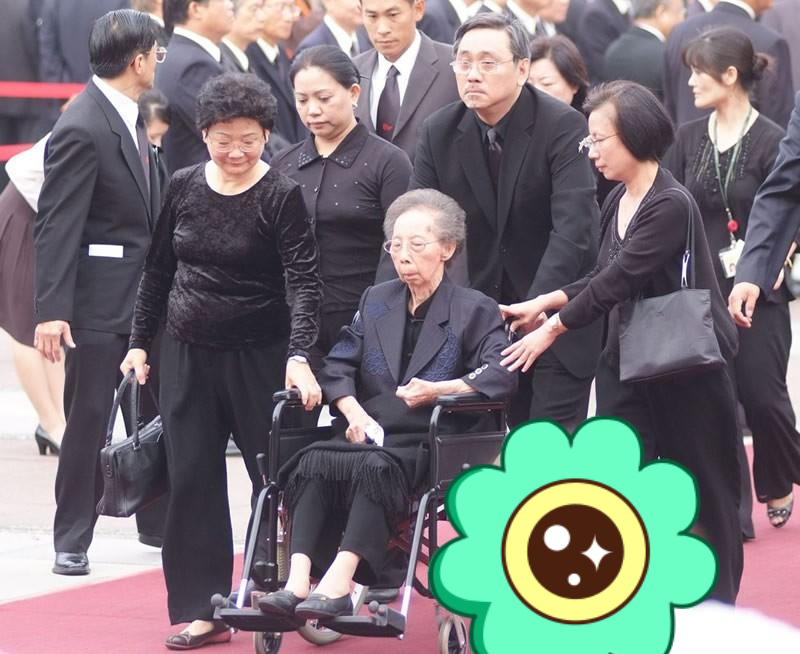 回顾郭月兰:丈夫留下1600亿,她只分到35亿,无儿无女最后给了别人