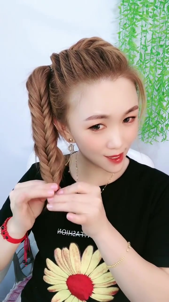 高颅顶高马尾麻花辫