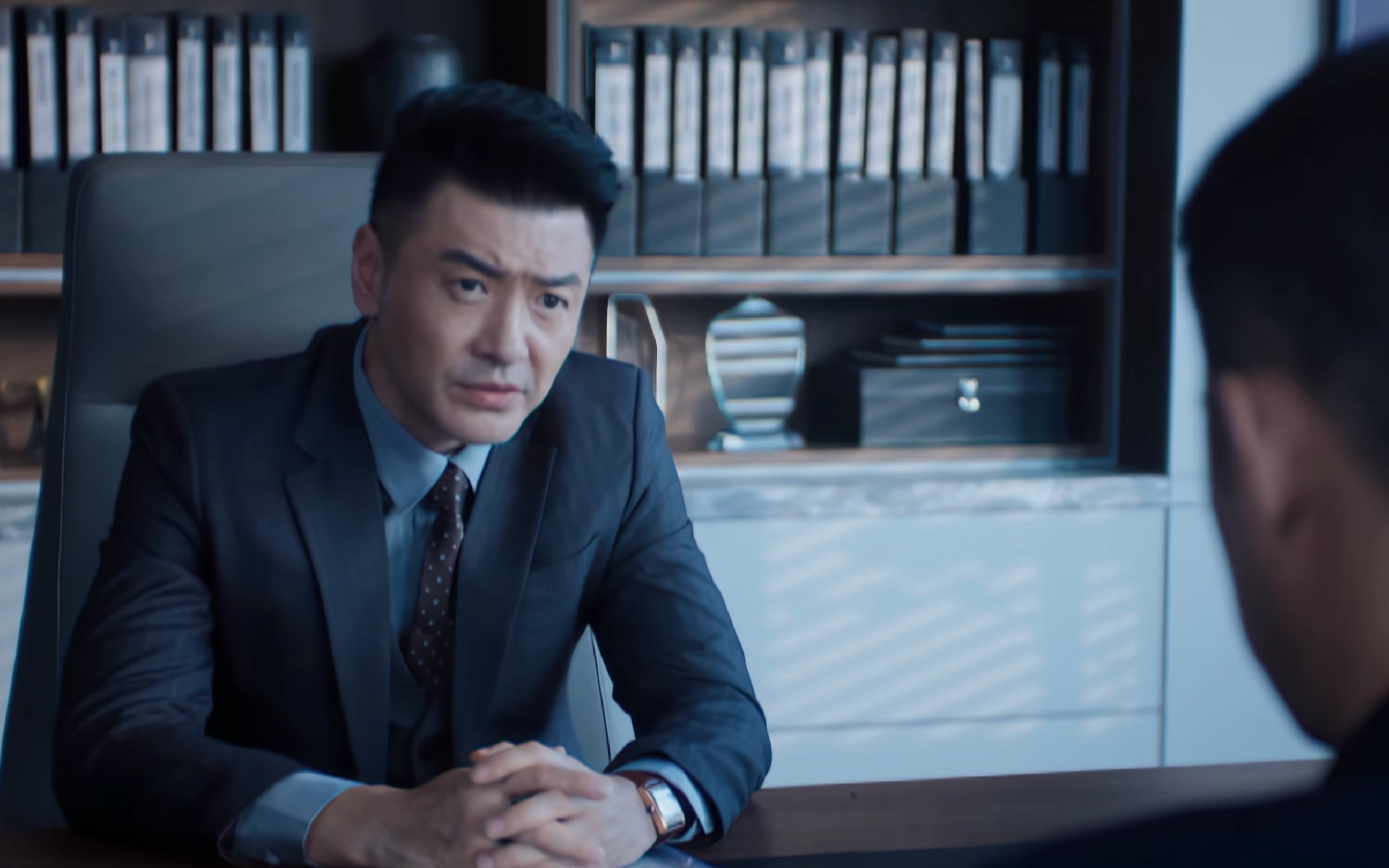 二刷《向风而行》才懂:江韬撤职,满口仁义的徐总究竟有多狠