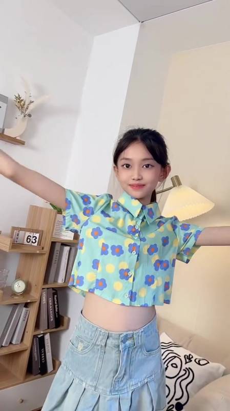 宋小睿更喜欢跳这些网红舞蹈吧,毕竟是一个爱美的女孩,紧跟潮流-度小